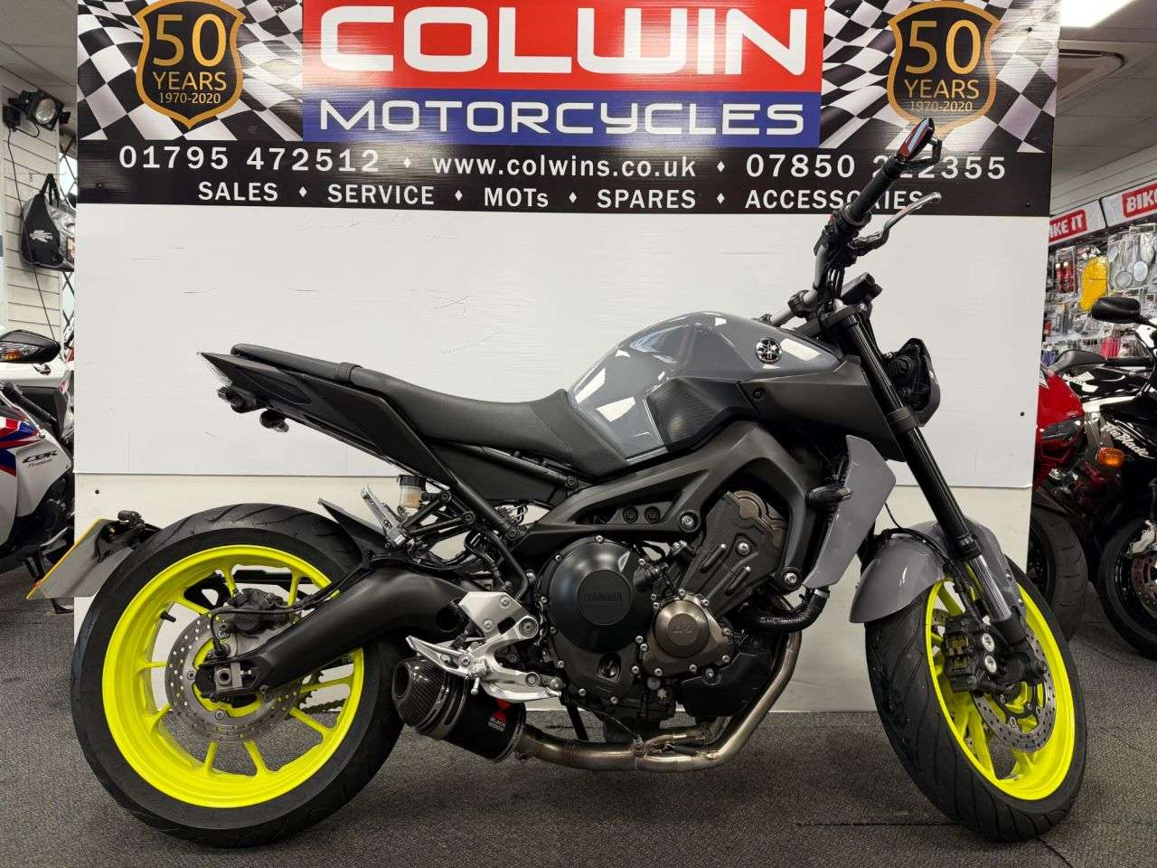 A 2017 YAMAHA MT-09 900 ABS Naked Petrol Manual Euro 4 (117 ps) A 2017 YAMAHA MT-09 900 ABS Naked Petrol Manual Euro 4 (117 ps)