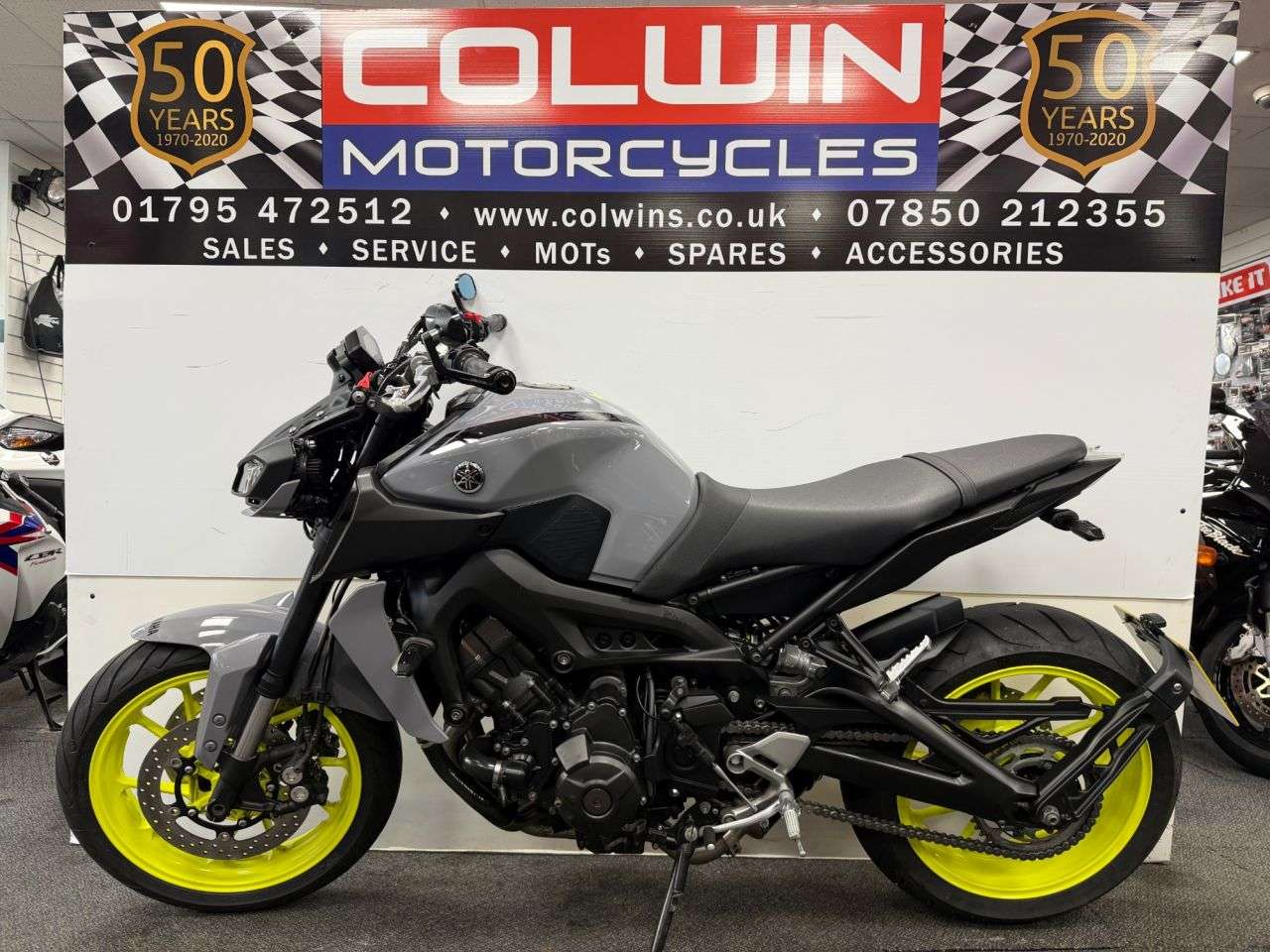 A 2017 YAMAHA MT-09 900 ABS Naked Petrol Manual Euro 4 (117 ps) A 2017 YAMAHA MT-09 900 ABS Naked Petrol Manual Euro 4 (117 ps)