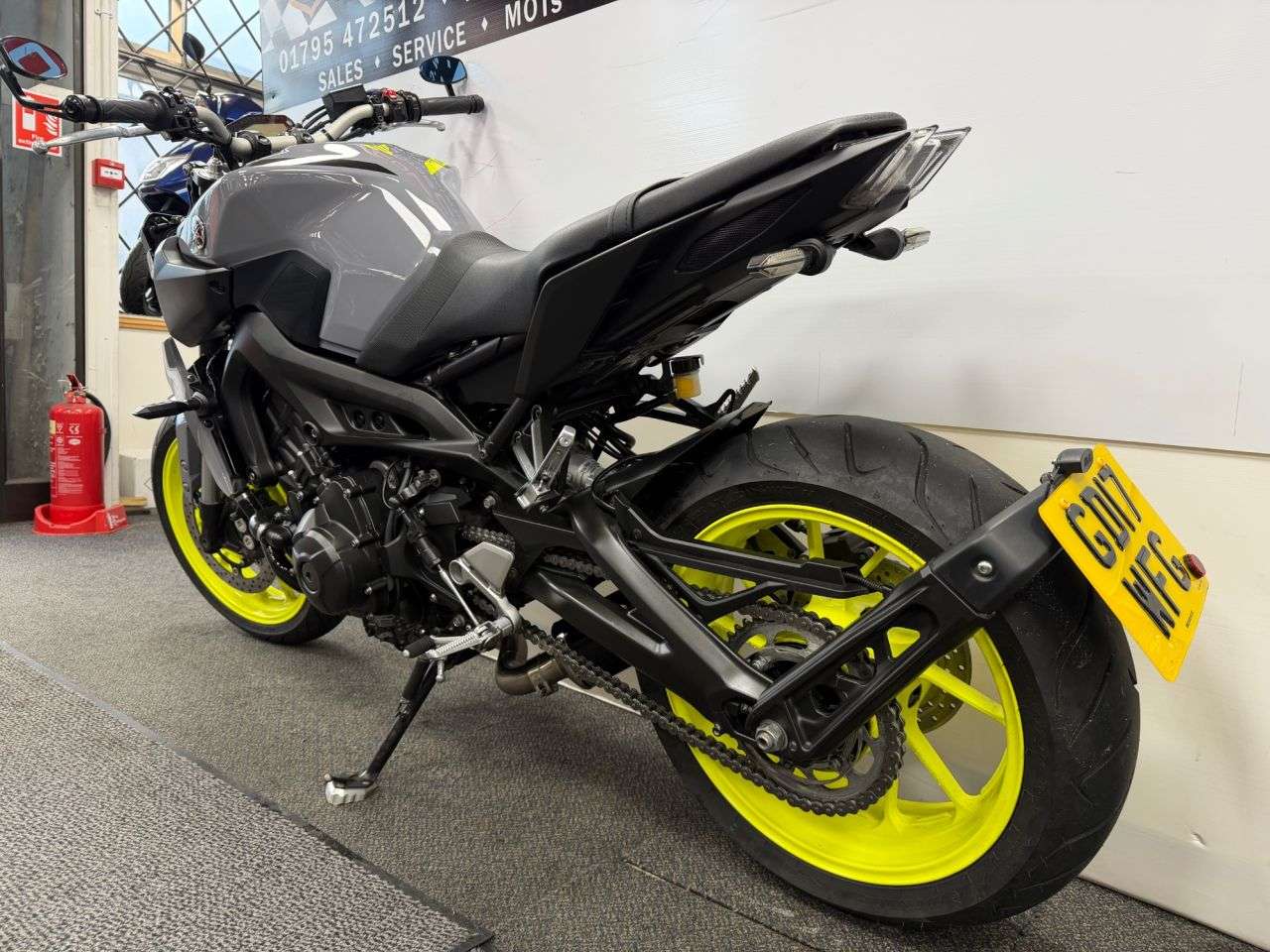 2017 YAMAHA MT-09 2017 YAMAHA MT-09