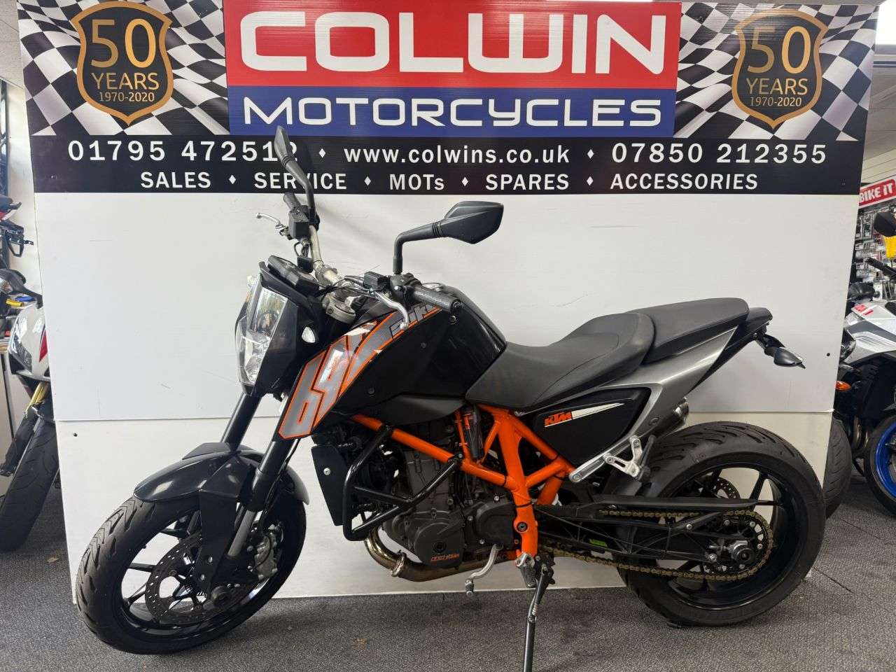 2014 KTM 690 DUKE 2014 KTM 690 DUKE