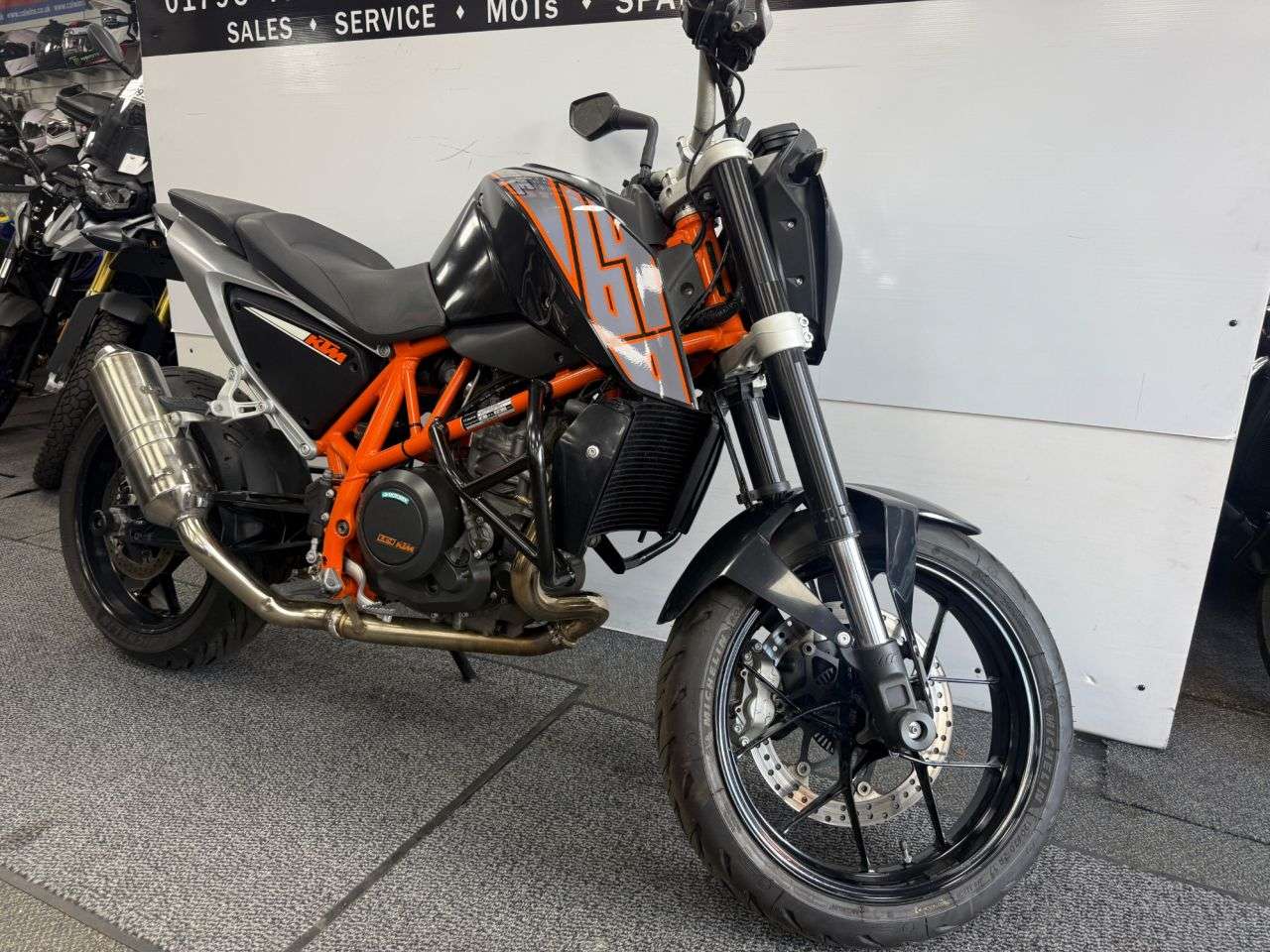 2014 KTM 690 DUKE 2014 KTM 690 DUKE