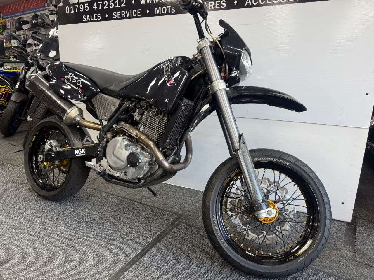 2004 CCM R30 SUPERMOTO 2004 CCM R30 SUPERMOTO