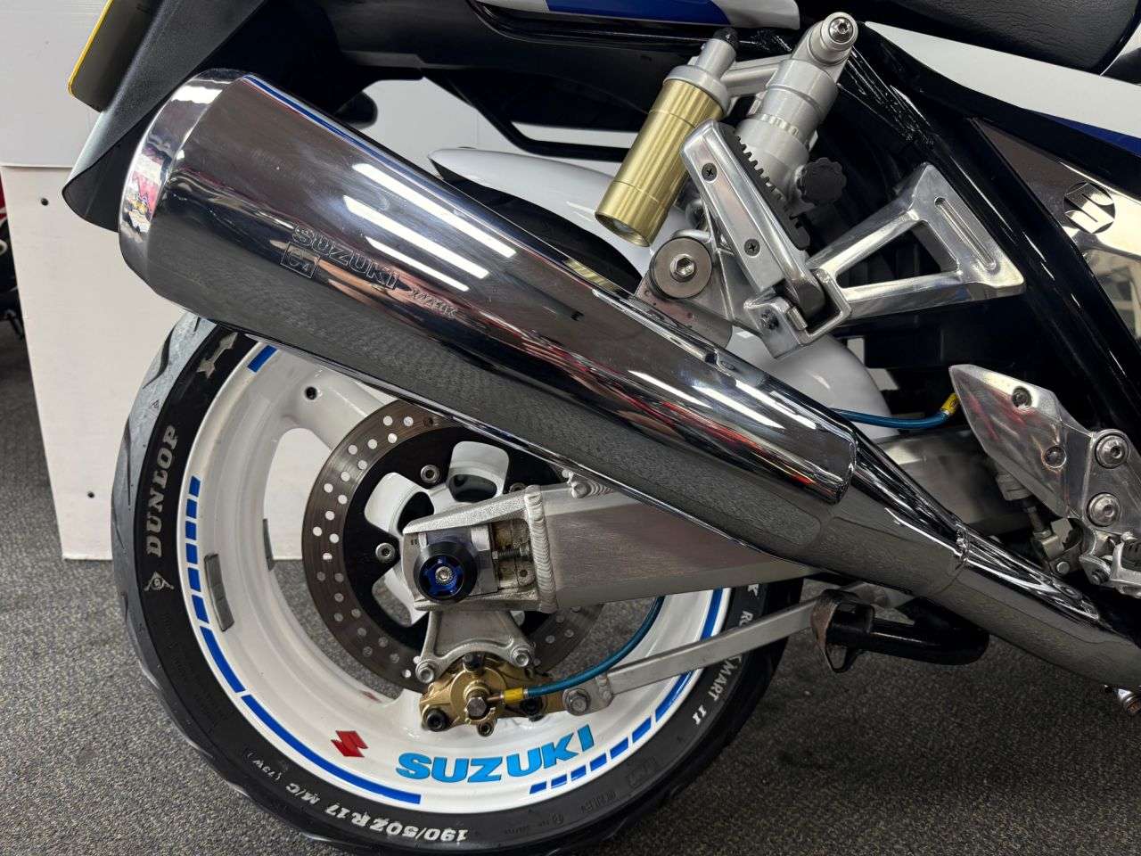 2002 SUZUKI GSX1400 2002 SUZUKI GSX1400