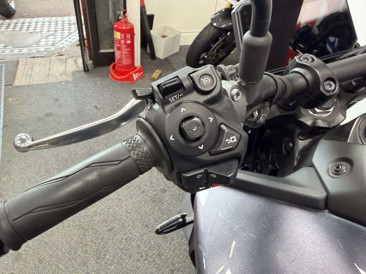 2024 YAMAHA MT-09 2024 YAMAHA MT-09