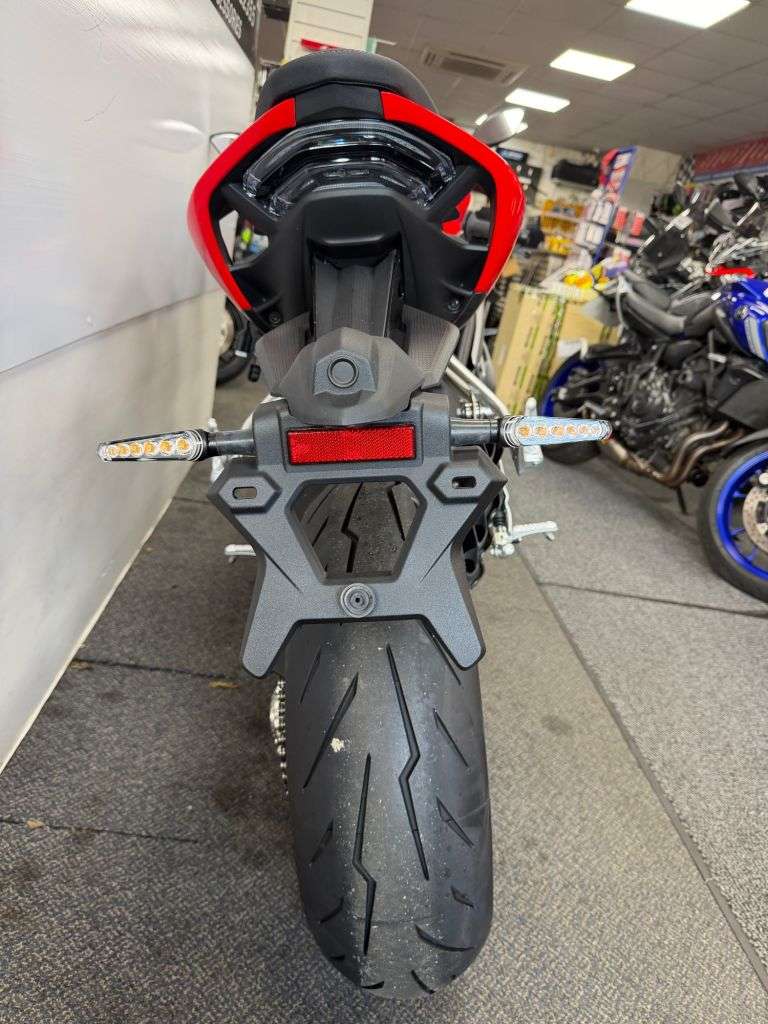 null QJMOTOR SRK 921 RR null QJMOTOR SRK 921 RR