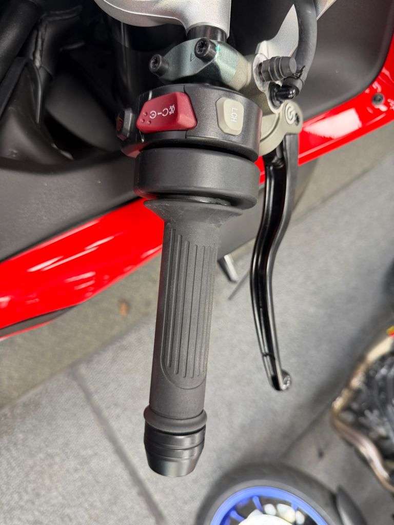 null QJMOTOR SRK 921 RR null QJMOTOR SRK 921 RR