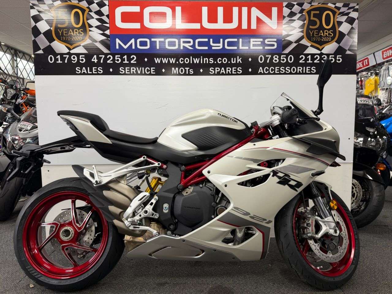 null QJMOTOR SRK 921 RR null QJMOTOR SRK 921 RR