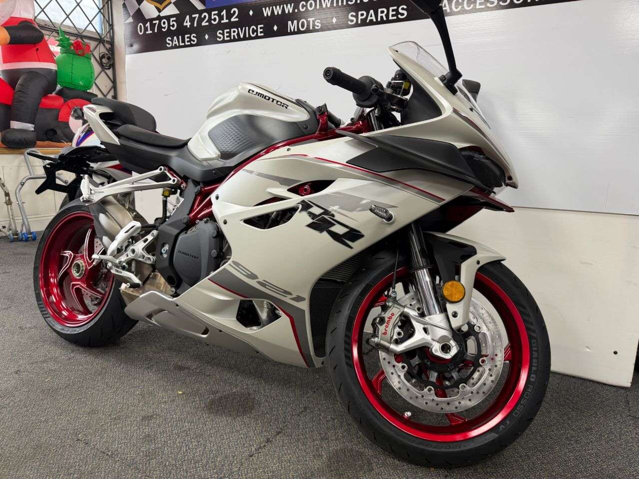 null QJMOTOR SRK 921 RR null QJMOTOR SRK 921 RR