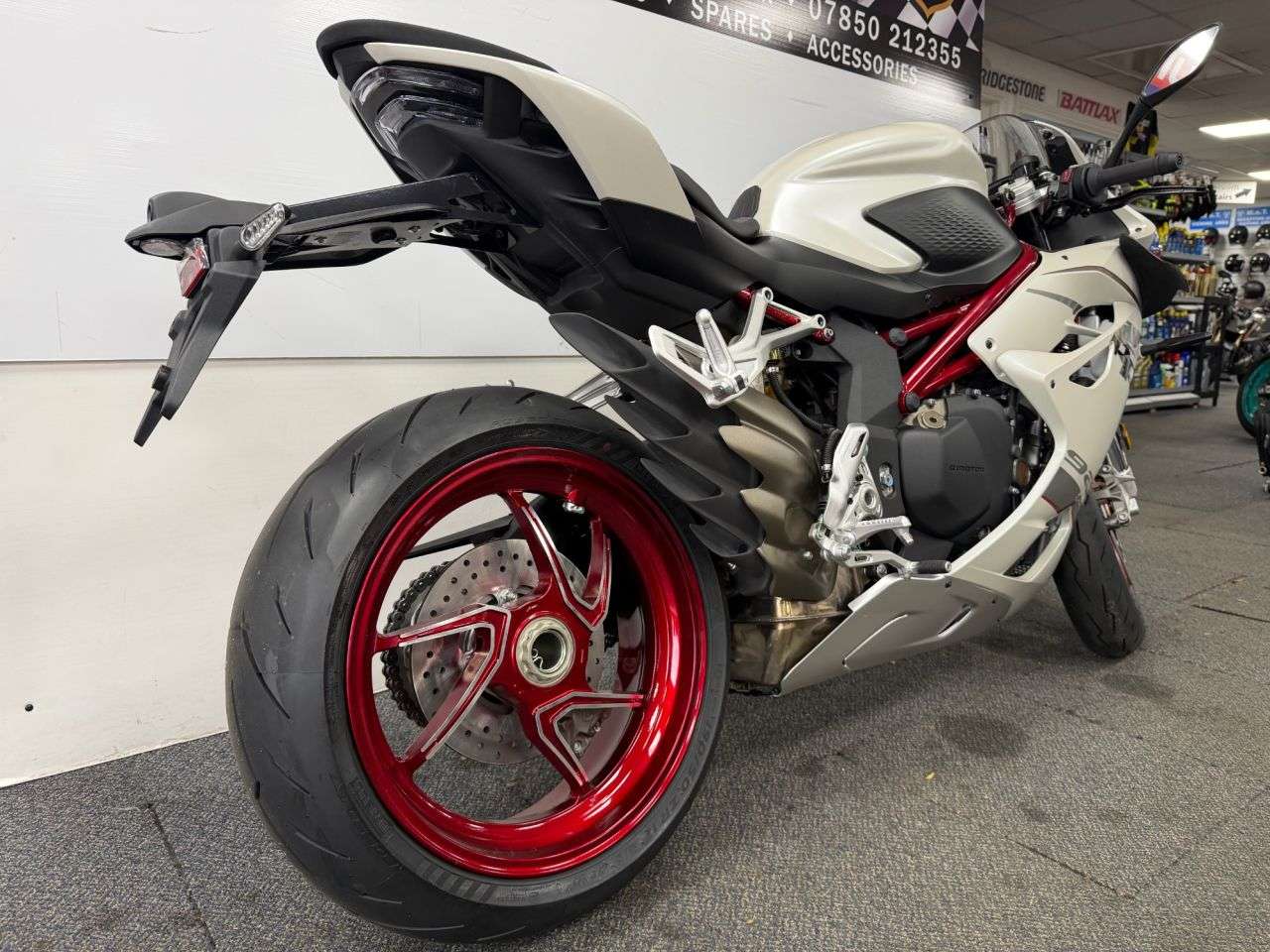 null QJMOTOR SRK 921 RR null QJMOTOR SRK 921 RR