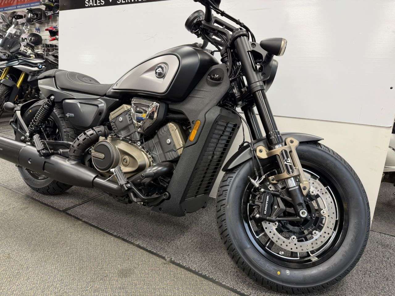 null QJMOTOR SRV 600 V null QJMOTOR SRV 600 V