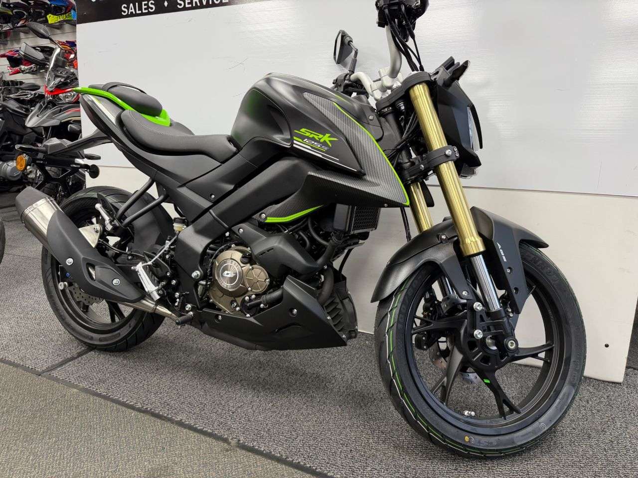 null QJMOTOR SRK 125 S null QJMOTOR SRK 125 S