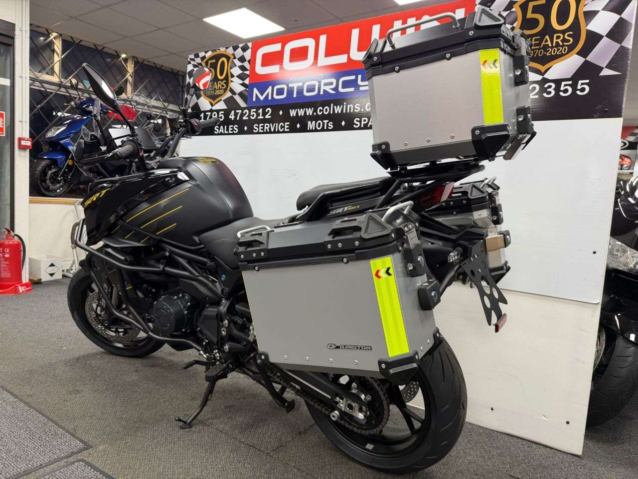 null QJMOTOR SRT 900 S null QJMOTOR SRT 900 S