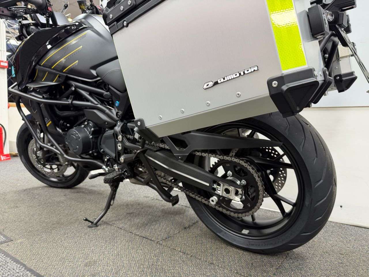 null QJMOTOR SRT 900 S null QJMOTOR SRT 900 S