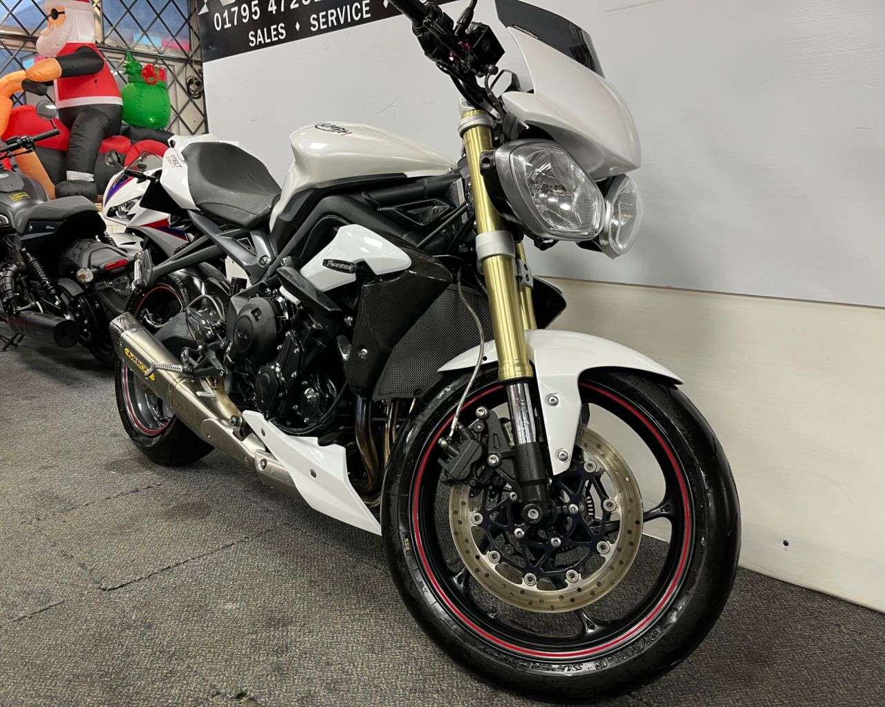A 2016 TRIUMPH STREET TRIPLE 675 675 O ring (106 ps) A 2016 TRIUMPH STREET TRIPLE 675 675 O ring (106 ps)