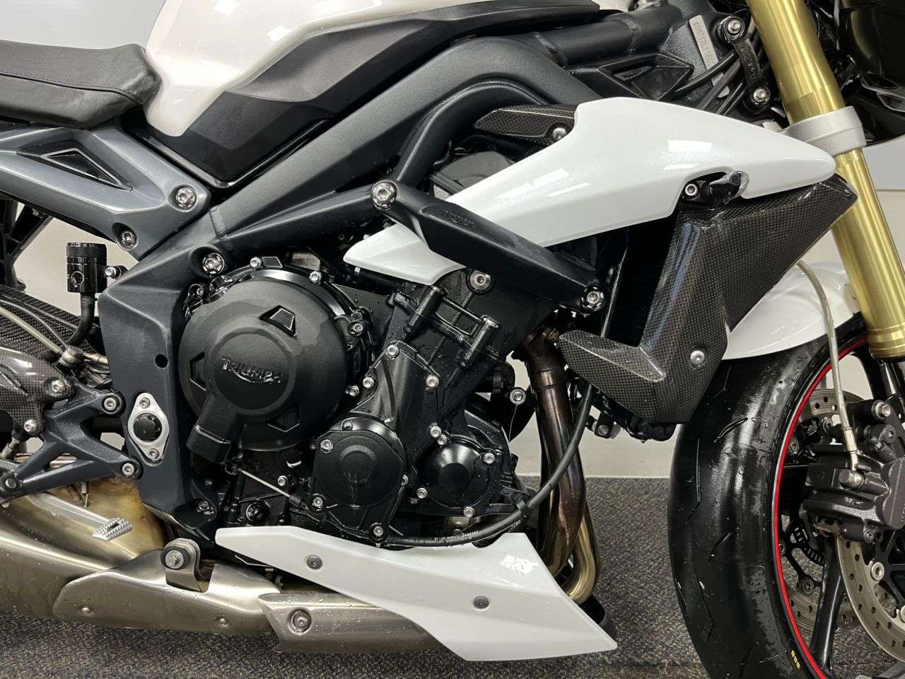 2016 TRIUMPH STREET TRIPLE 675 2016 TRIUMPH STREET TRIPLE 675