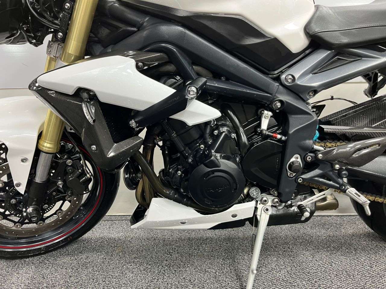 2016 TRIUMPH STREET TRIPLE 675 2016 TRIUMPH STREET TRIPLE 675