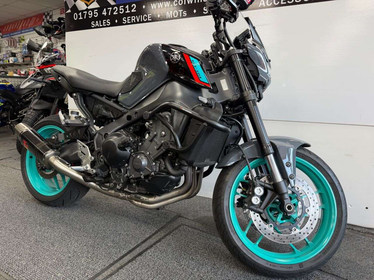 A 2024 YAMAHA MT-09 900 Hyper-naked Petrol Manual Euro 5 (119 ps) A 2024 YAMAHA MT-09 900 Hyper-naked Petrol Manual Euro 5 (119 ps)