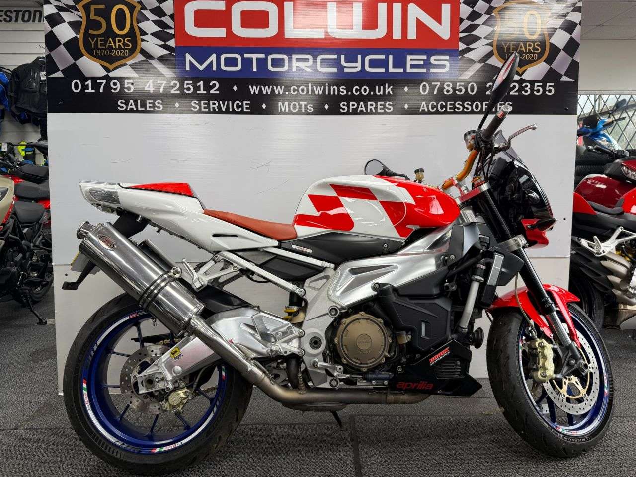 A 2007 APRILIA TUONO 1000 998cc A 2007 APRILIA TUONO 1000 998cc