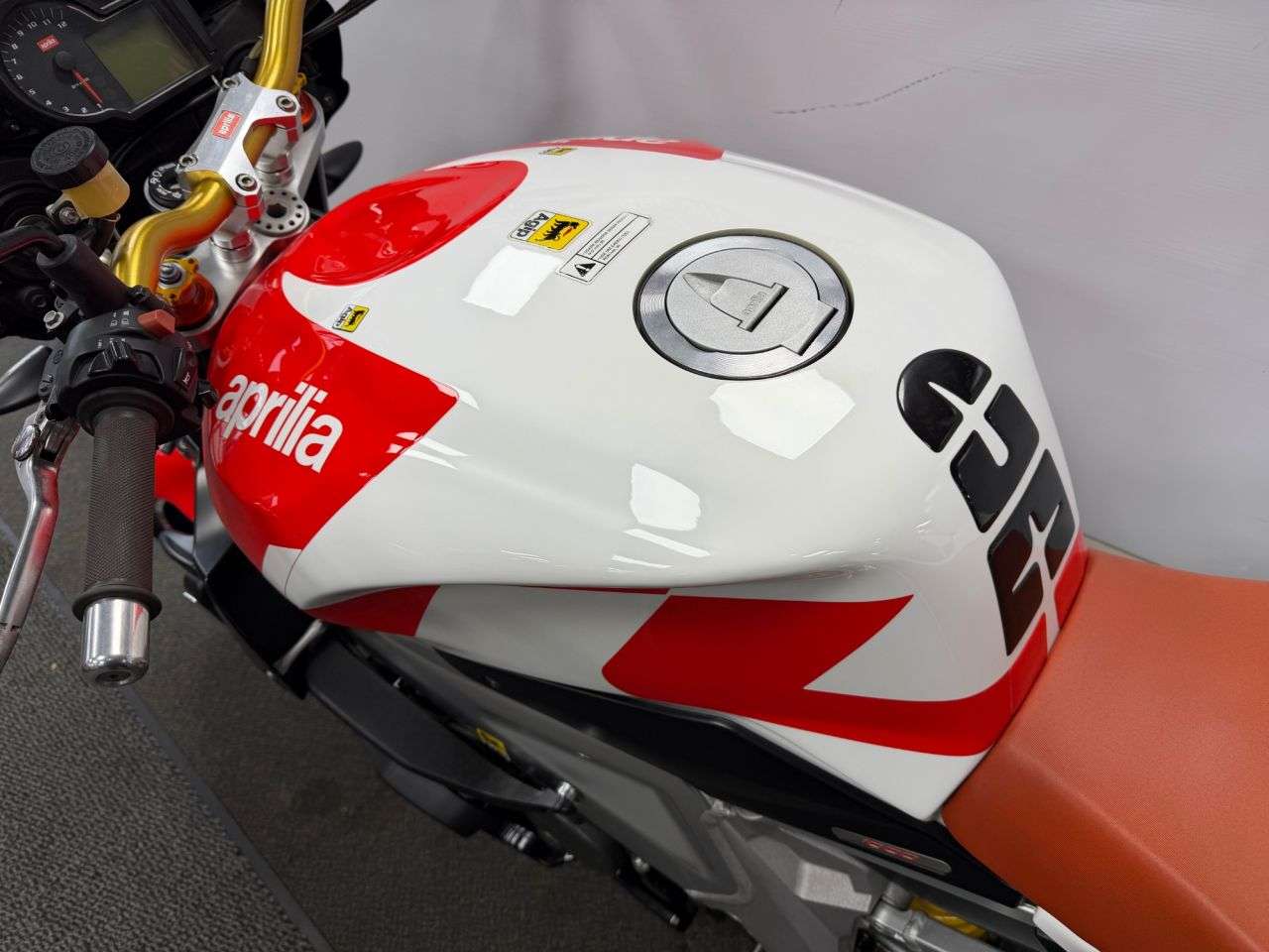 2007 APRILIA TUONO 1000 2007 APRILIA TUONO 1000