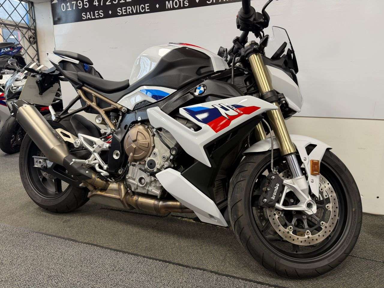 A 2022 BMW S 1000 R 1000 Sport Naked Petrol Manual Euro 5 (164 ps) A 2022 BMW S 1000 R 1000 Sport Naked Petrol Manual Euro 5 (164 ps)