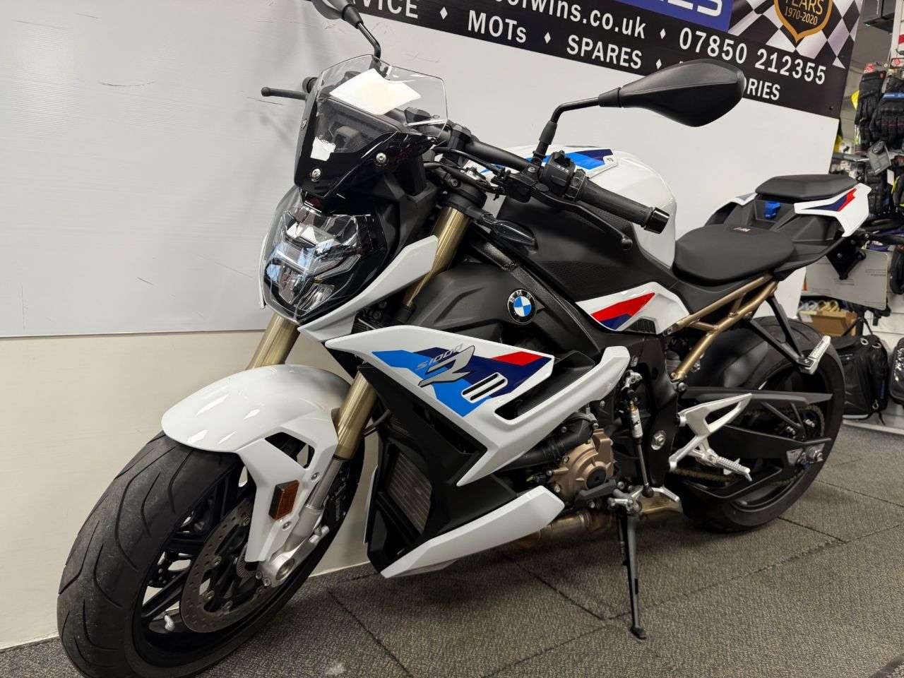 A 2022 BMW S 1000 R 1000 Sport Naked Petrol Manual Euro 5 (164 ps) A 2022 BMW S 1000 R 1000 Sport Naked Petrol Manual Euro 5 (164 ps)