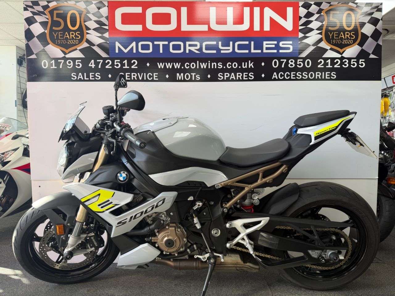 A 2022 BMW S 1000 R 1000 Sport Naked Petrol Manual Euro 5 (164 ps) A 2022 BMW S 1000 R 1000 Sport Naked Petrol Manual Euro 5 (164 ps)