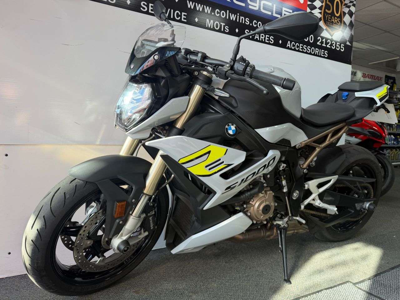 A 2022 BMW S 1000 R 1000 Sport Naked Petrol Manual Euro 5 (164 ps) A 2022 BMW S 1000 R 1000 Sport Naked Petrol Manual Euro 5 (164 ps)