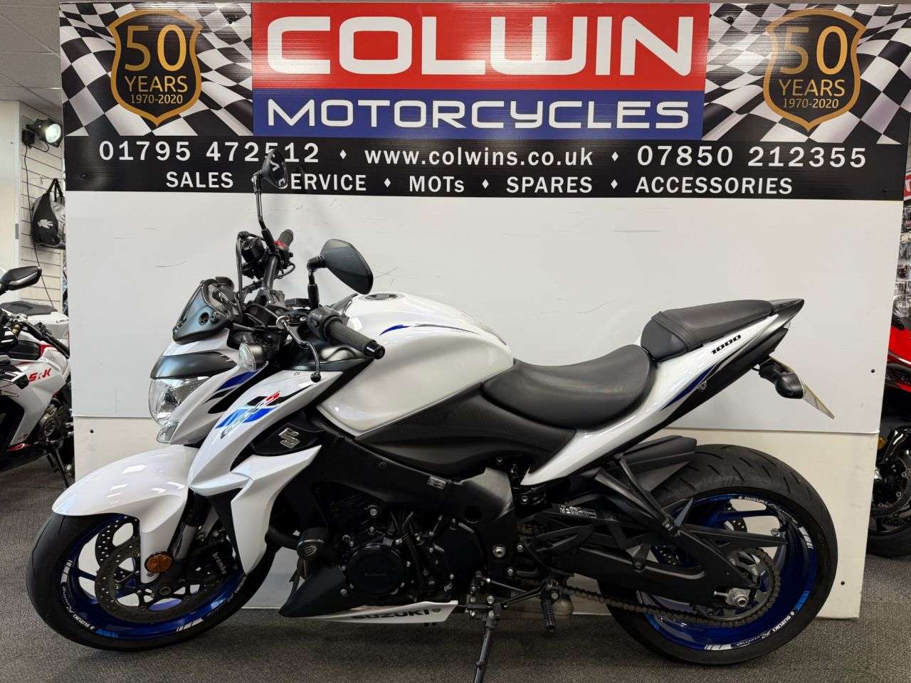 A 2019 SUZUKI GSX-S1000 1000 Naked Petrol Manual Euro 4 (152 ps) A 2019 SUZUKI GSX-S1000 1000 Naked Petrol Manual Euro 4 (152 ps)