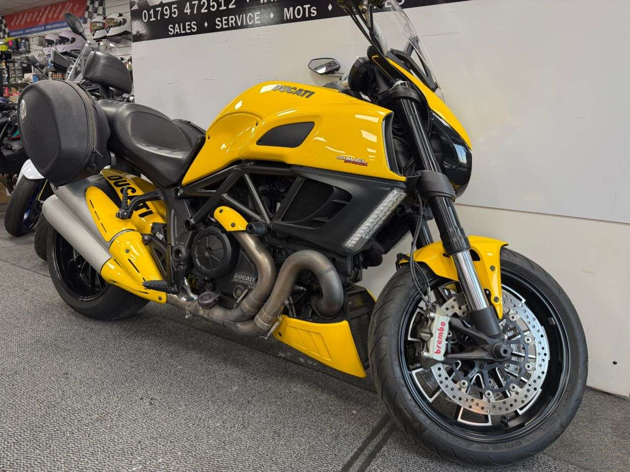 A 2024 DUCATI DIAVEL 1198cc A 2024 DUCATI DIAVEL 1198cc