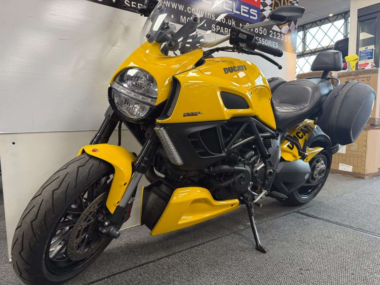 A 2024 DUCATI DIAVEL 1198cc A 2024 DUCATI DIAVEL 1198cc