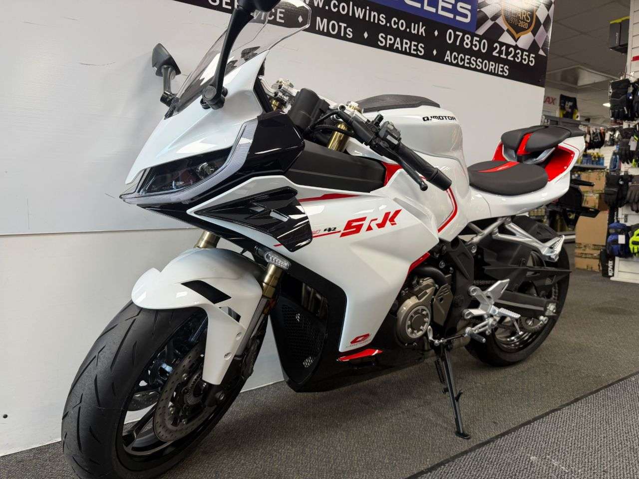 A 2026 QJMOTOR SRK421RR 421cc A 2026 QJMOTOR SRK421RR 421cc