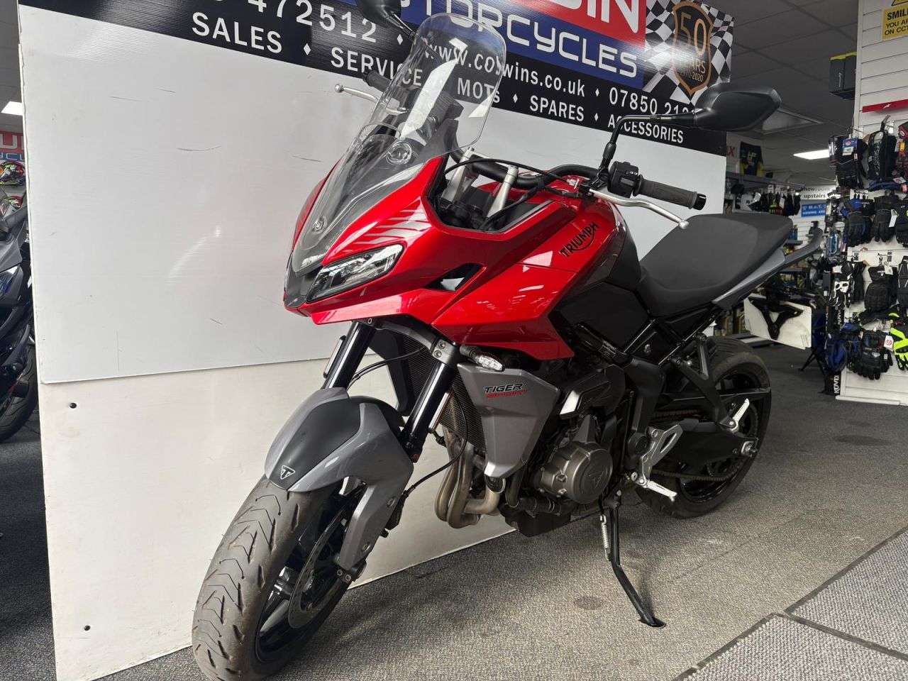 A 2022 TRIUMPH TIGER SPORT 660 660 Adventure Petrol Manual X-ring Euro 5 (81 ps) A 2022 TRIUMPH TIGER SPORT 660 660 Adventure Petrol Manual X-ring Euro 5 (81 ps)
