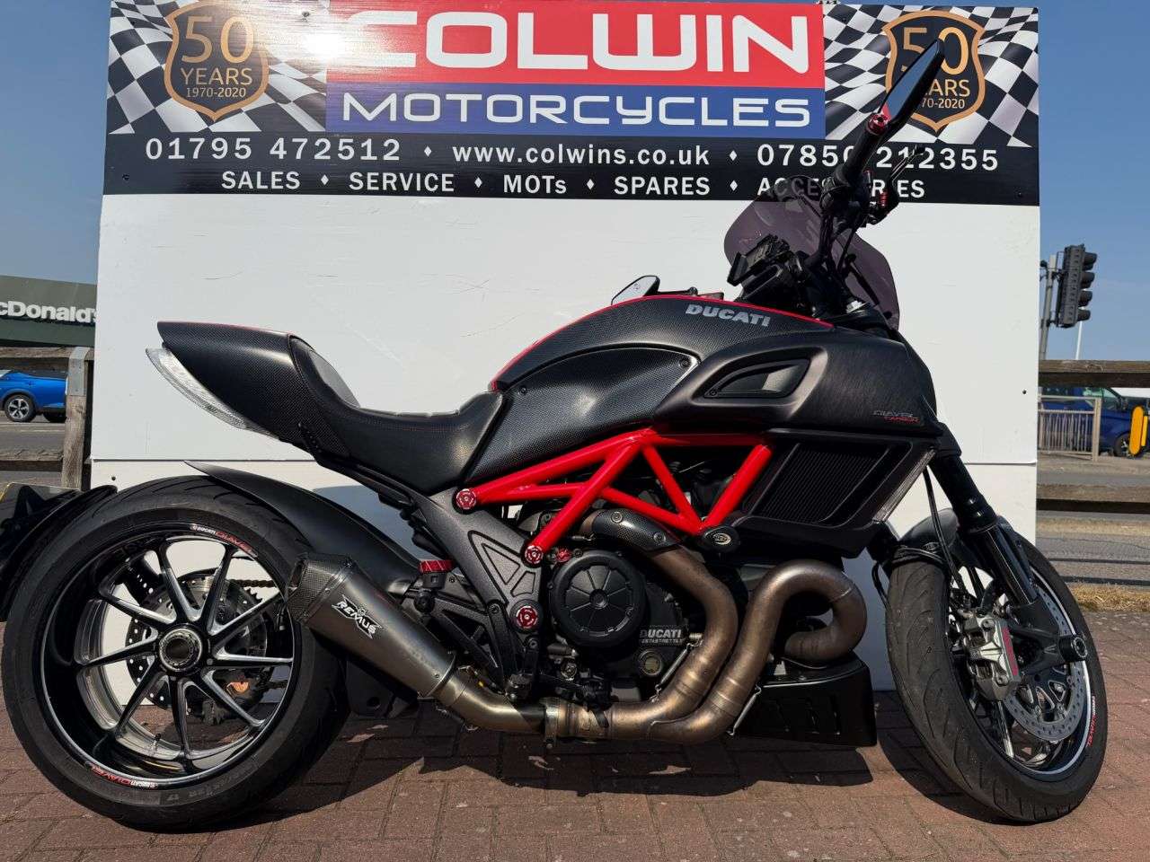 A 2016 DUCATI DIAVEL 1198 Carbon Custom Cruiser Petrol Manual Euro 3 (154 ps) A 2016 DUCATI DIAVEL 1198 Carbon Custom Cruiser Petrol Manual Euro 3 (154 ps)