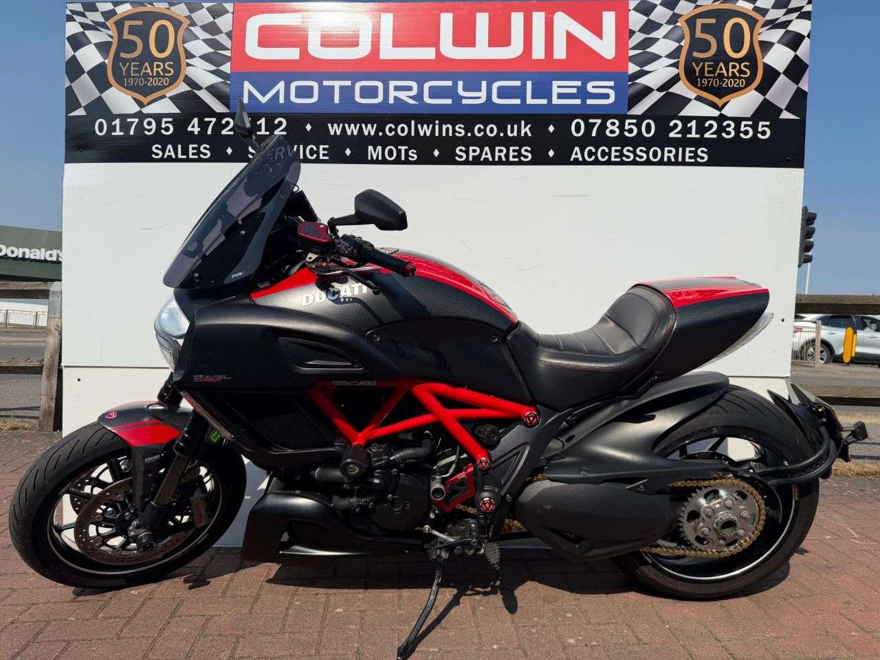 A 2016 DUCATI DIAVEL 1198 Carbon Custom Cruiser Petrol Manual Euro 3 (154 ps) A 2016 DUCATI DIAVEL 1198 Carbon Custom Cruiser Petrol Manual Euro 3 (154 ps)