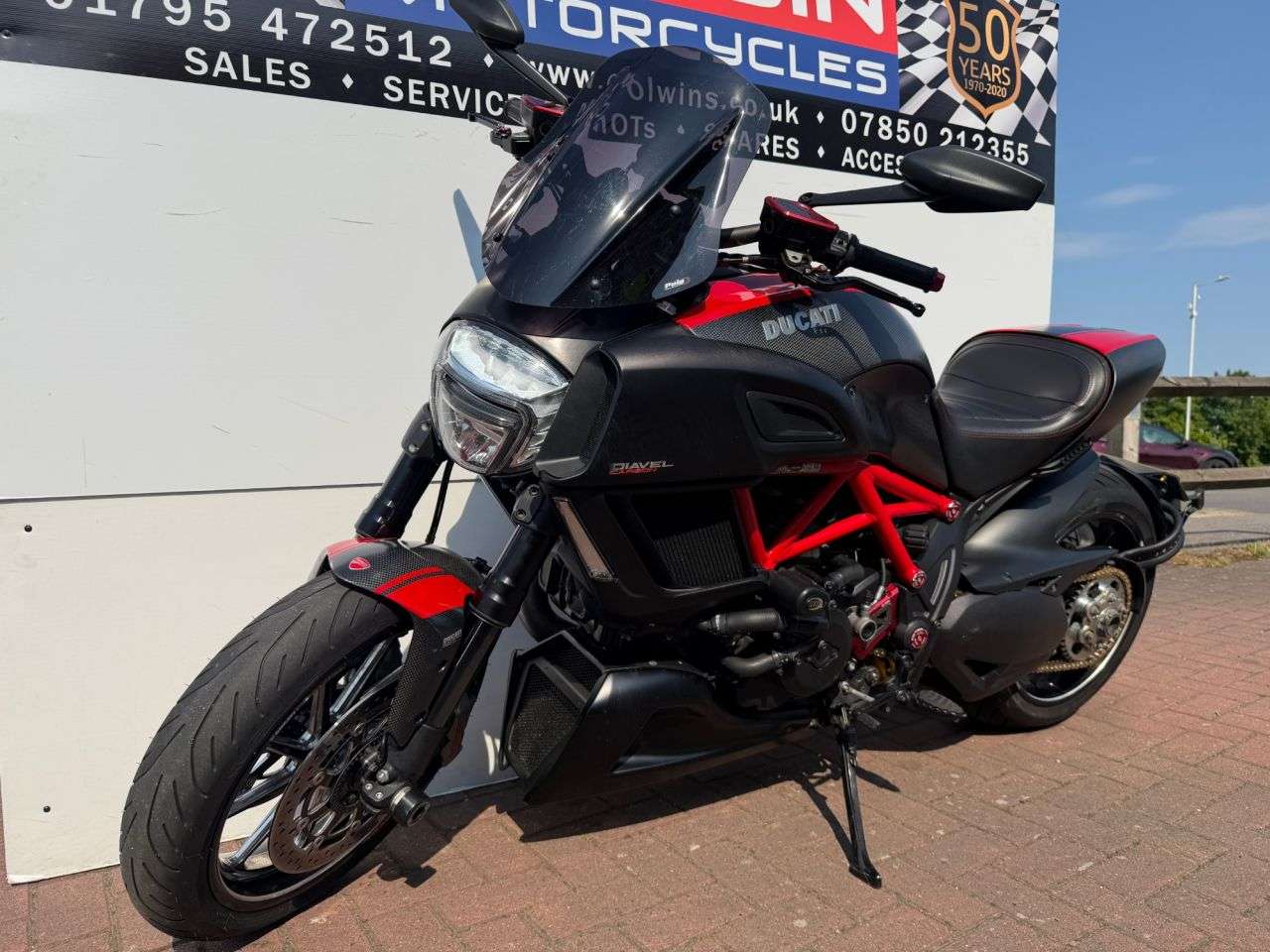 A 2016 DUCATI DIAVEL 1198 Carbon Custom Cruiser Petrol Manual Euro 3 (154 ps) A 2016 DUCATI DIAVEL 1198 Carbon Custom Cruiser Petrol Manual Euro 3 (154 ps)