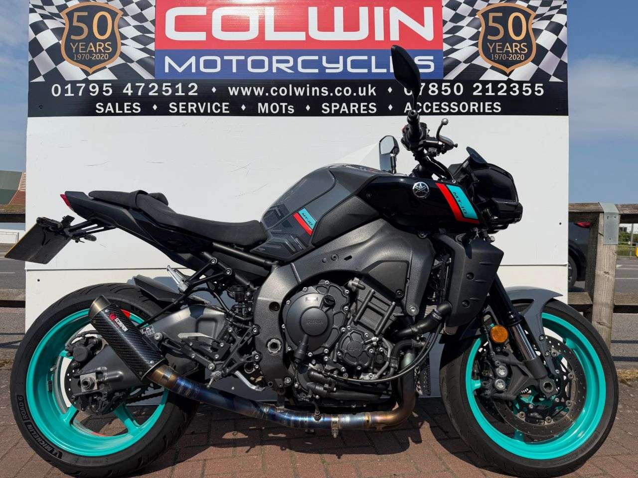 A 2023 YAMAHA MT-10 1000 Hyper-naked Petrol Manual Euro 5 (160 ps) A 2023 YAMAHA MT-10 1000 Hyper-naked Petrol Manual Euro 5 (160 ps)