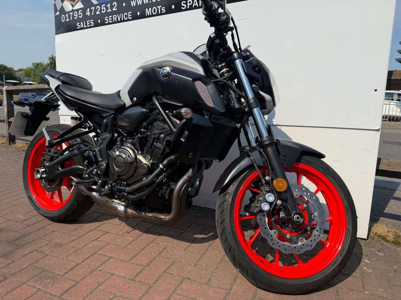A 2019 YAMAHA MT-07 700 ABS Hyper-naked Petrol Manual Euro 4 (75 ps) A 2019 YAMAHA MT-07 700 ABS Hyper-naked Petrol Manual Euro 4 (75 ps)