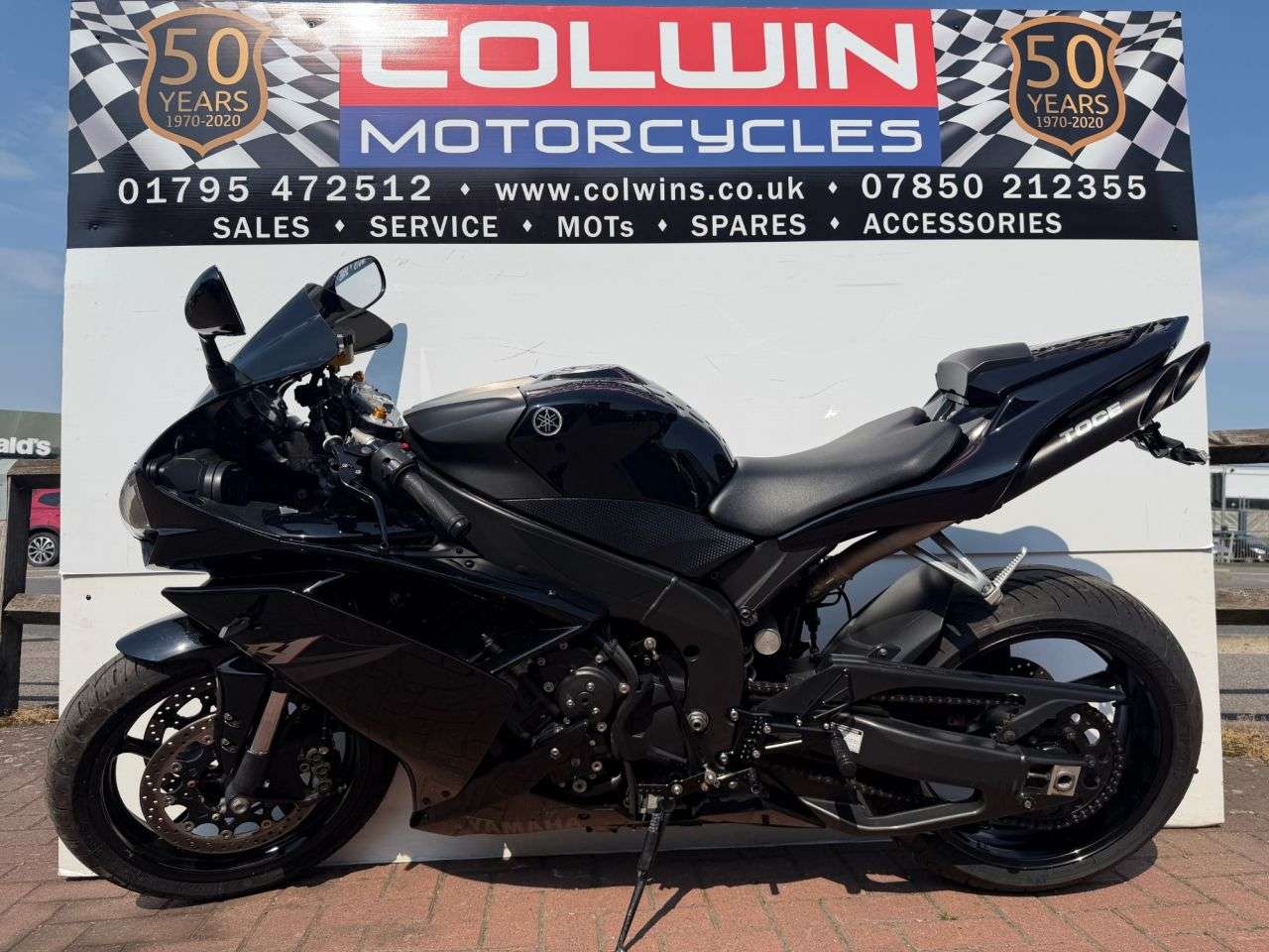A 2007 YAMAHA R1 1000 Super Sports Petrol Manual A 2007 YAMAHA R1 1000 Super Sports Petrol Manual