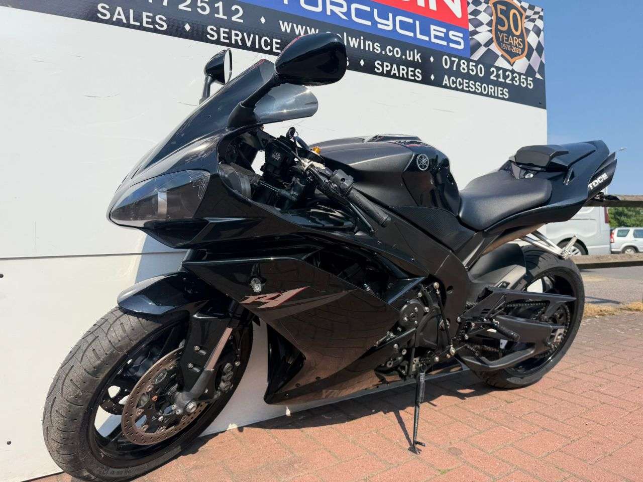 A 2007 YAMAHA R1 1000 Super Sports Petrol Manual A 2007 YAMAHA R1 1000 Super Sports Petrol Manual