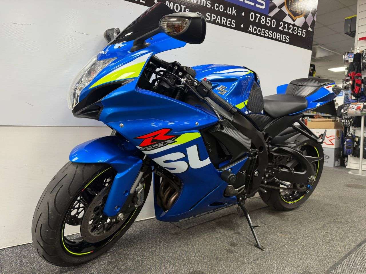 A 2015 SUZUKI GSX-R600 600 Super Sports Petrol Manual (126 ps) A 2015 SUZUKI GSX-R600 600 Super Sports Petrol Manual (126 ps)