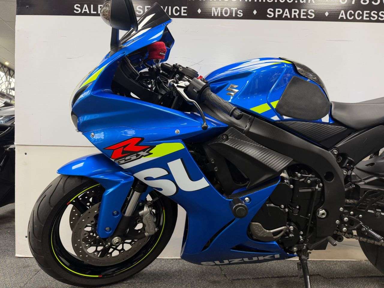 2015 SUZUKI GSX-R600 2015 SUZUKI GSX-R600