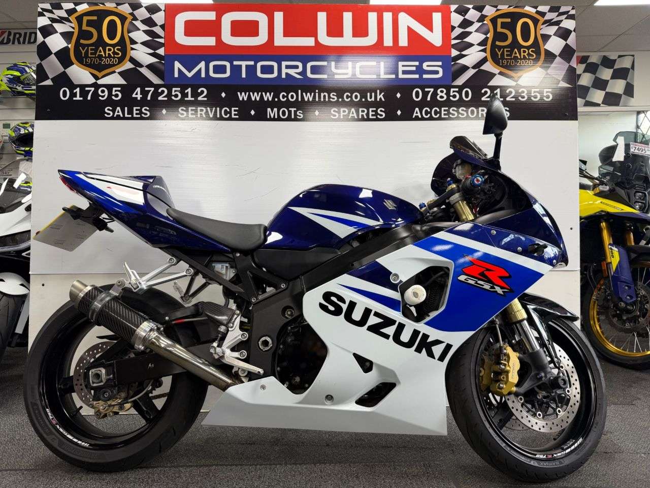 A 2005 SUZUKI GSX-R750 749cc A 2005 SUZUKI GSX-R750 749cc