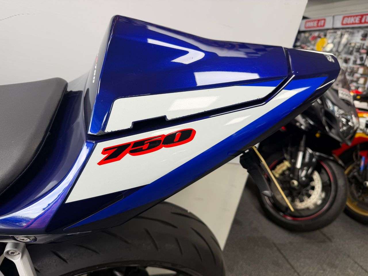 2005 SUZUKI GSX-R750 2005 SUZUKI GSX-R750