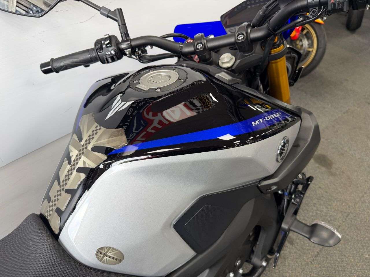2021 YAMAHA MT-09 2021 YAMAHA MT-09