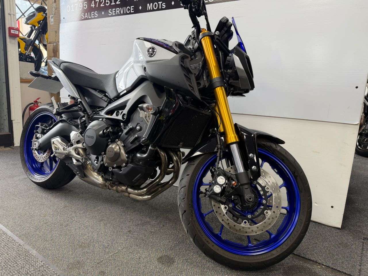 A 2021 YAMAHA MT-09 900 SP Naked Petrol Manual Euro 4 (115 ps) A 2021 YAMAHA MT-09 900 SP Naked Petrol Manual Euro 4 (115 ps)