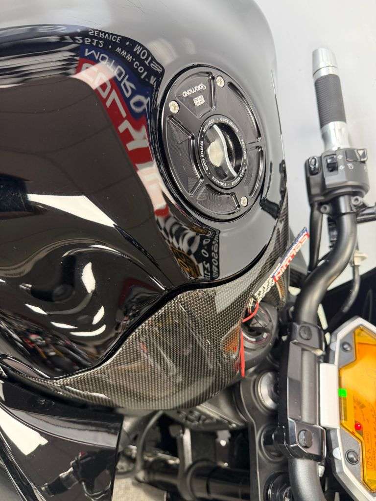 2011 KAWASAKI Z1000 2011 KAWASAKI Z1000