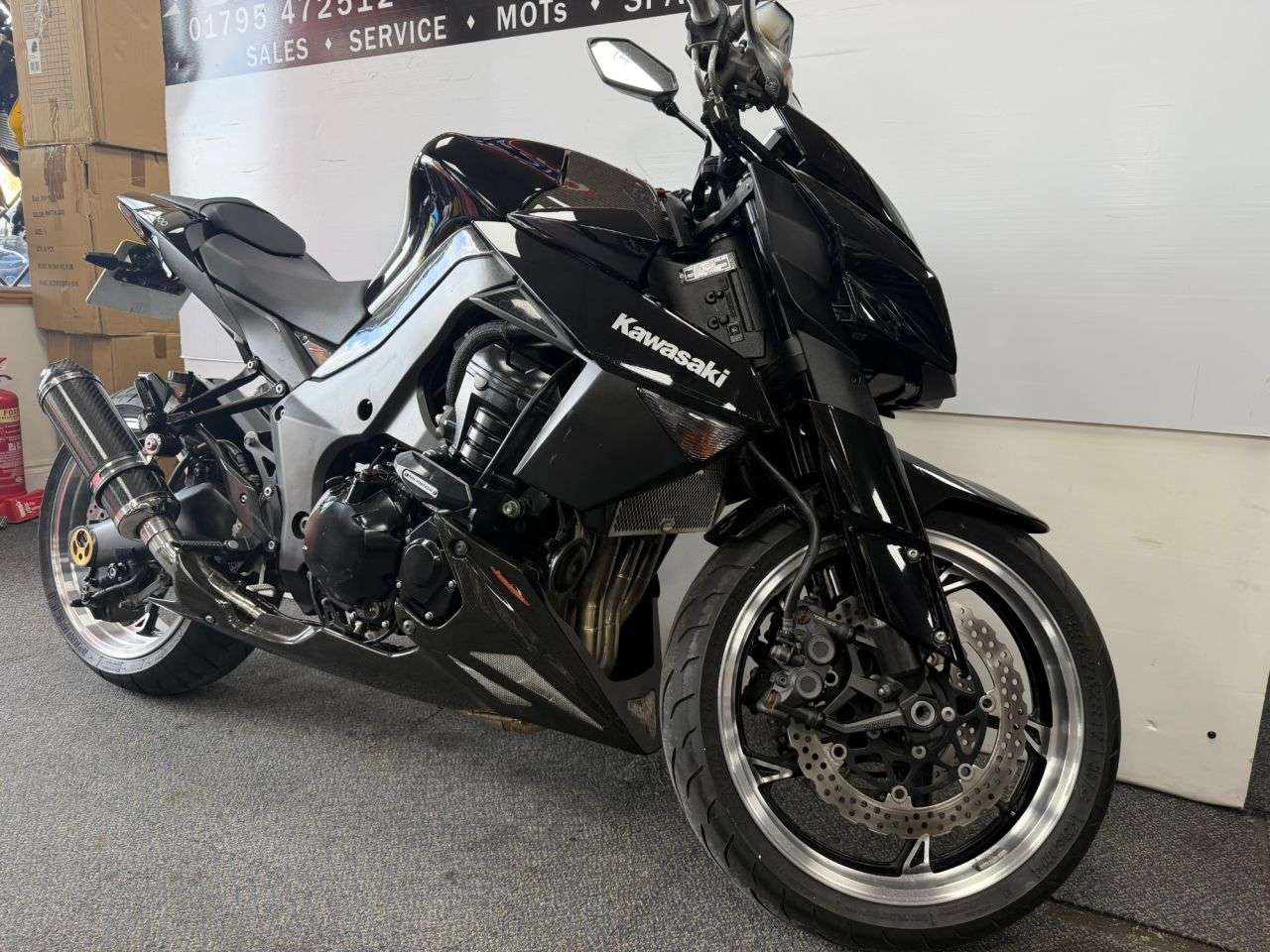 A 2011 KAWASAKI Z1000 1000 Naked Petrol Manual (138 ps) A 2011 KAWASAKI Z1000 1000 Naked Petrol Manual (138 ps)