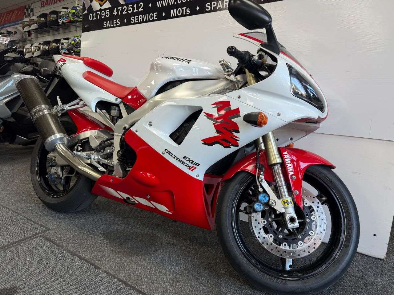 A 1998 YAMAHA R1 998cc A 1998 YAMAHA R1 998cc
