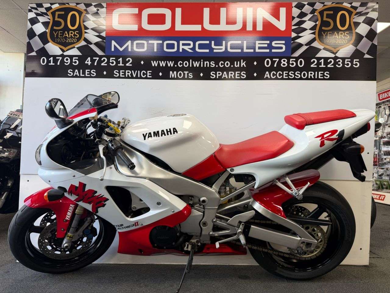 A 1998 YAMAHA R1 998cc A 1998 YAMAHA R1 998cc