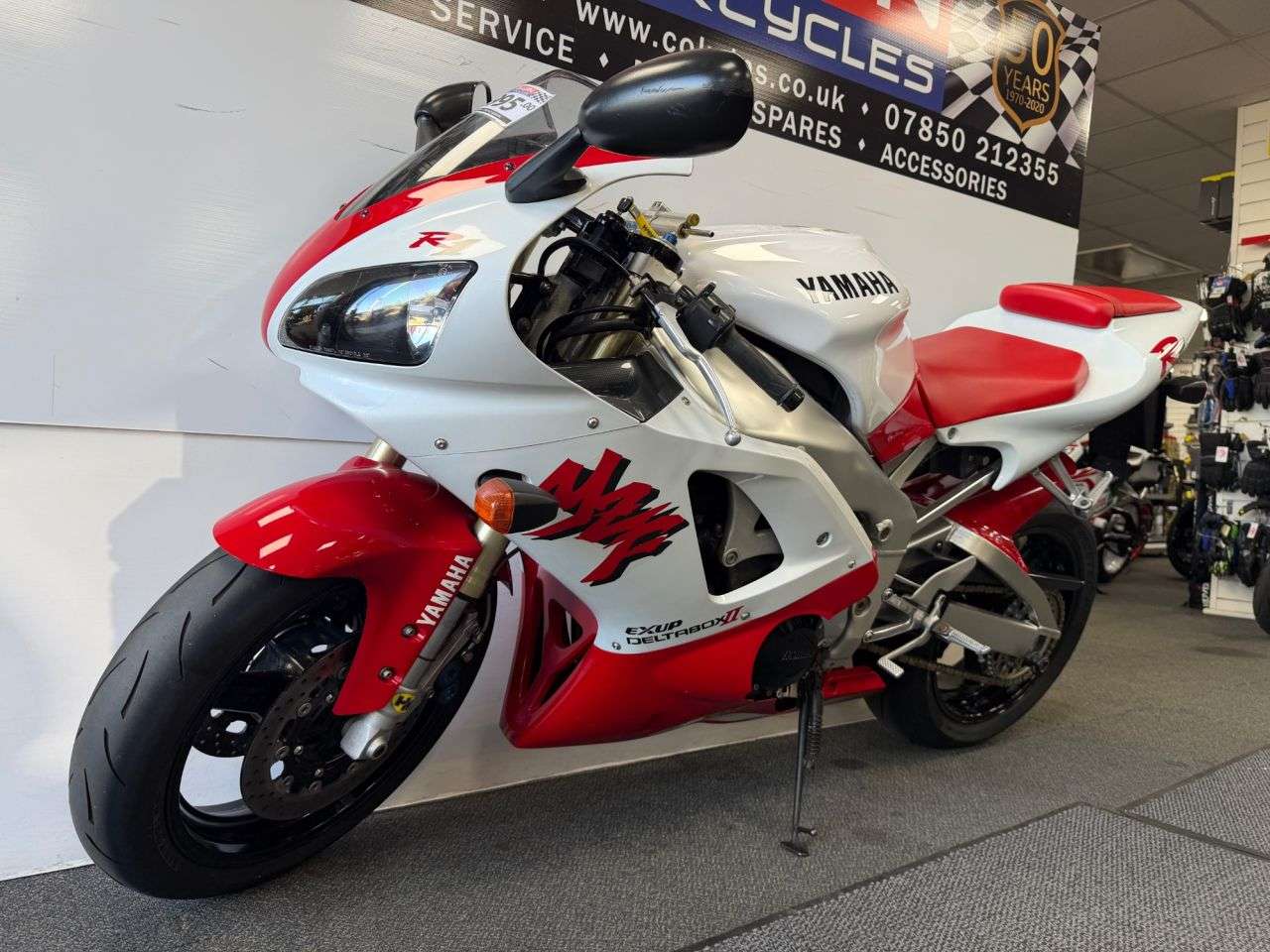 A 1998 YAMAHA R1 998cc A 1998 YAMAHA R1 998cc